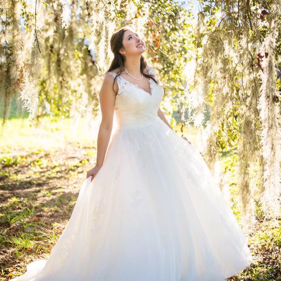 Meet your Posher, Jessica - Picture 1 of 1